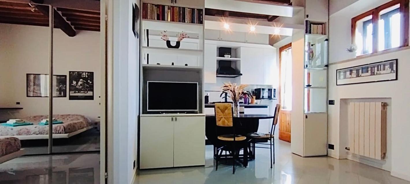 Historic Center Apartment With Private Garage Montalcino Luaran gambar