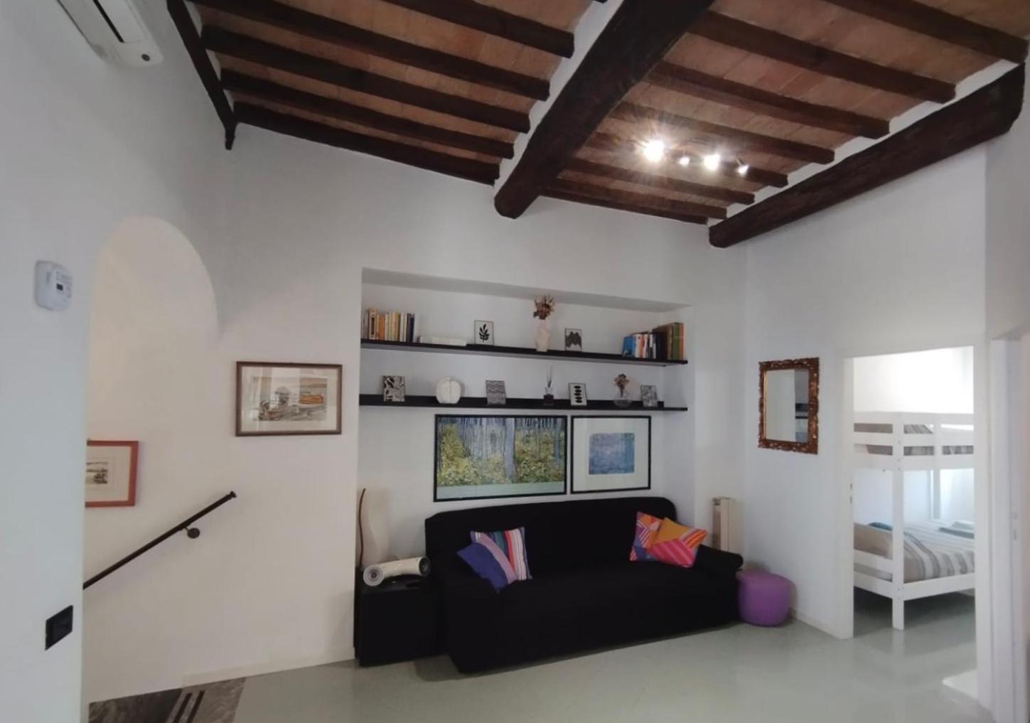 Historic Center Apartment With Private Garage Montalcino Luaran gambar